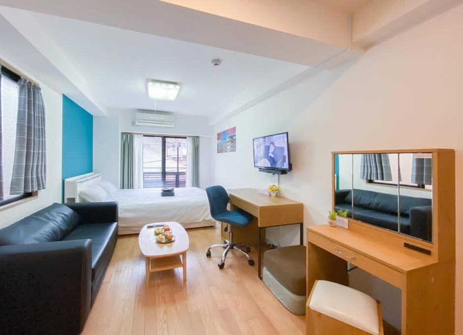 We Guest House Tokyo Room photo